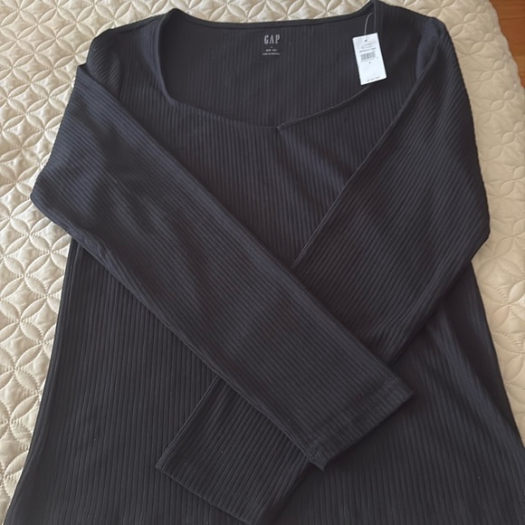 NWT....GAP Long-Sleeved, Sweetheart Ribbed Tee - Picture 1 of 5